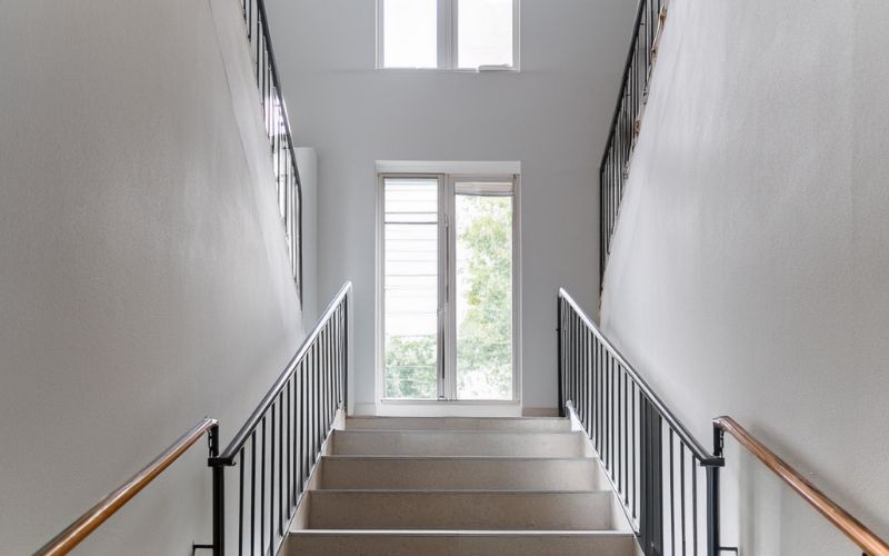 Trapphus renoverat i bostadsrättsförening. Billdal i Göteborg